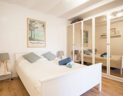 Barcelona Luxury short term rental apartment near beach and  park “ciutadella”